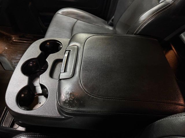 2016 Ram 1500 4WD Crew Cab 140.5" Laramie - 22982595 - 45