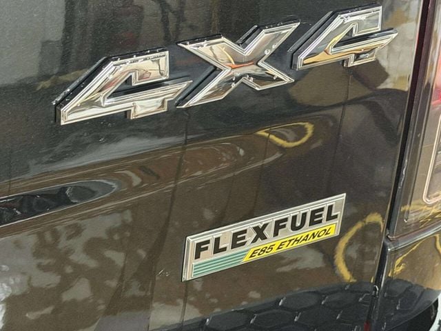 2016 Ram 1500 4WD Crew Cab 140.5" Laramie - 22982595 - 5