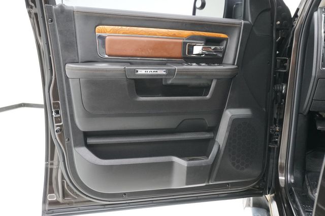 2016 Ram 1500 4WD Crew Cab 140.5" Longhorn - 23000877 - 13