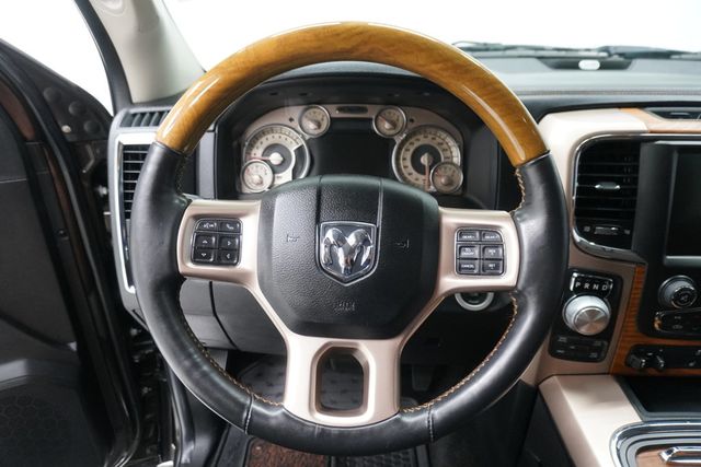 2016 Ram 1500 4WD Crew Cab 140.5" Longhorn - 23000877 - 16