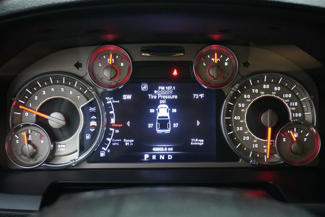 2016 Ram 1500 4WD Crew Cab 140.5" Longhorn - 23000877 - 17