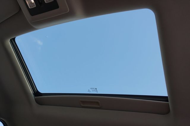 2016 Ram 1500 4WD Crew Cab 140.5" Longhorn - 23000877 - 18