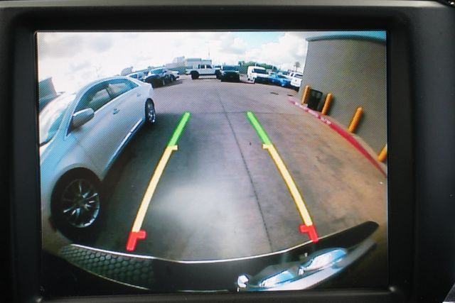 2016 Ram 1500 4WD Crew Cab 140.5" Longhorn - 23000877 - 19