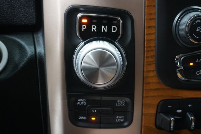 2016 Ram 1500 4WD Crew Cab 140.5" Longhorn - 23000877 - 21