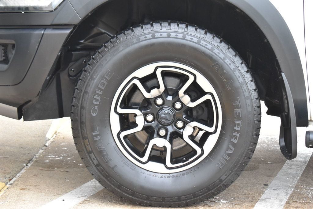 2016 Ram 1500 4WD Crew Cab 140.5" Rebel - 23067852 - 10
