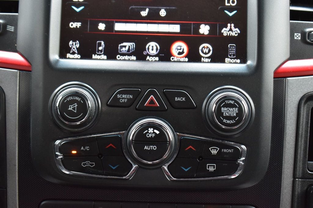 2016 Ram 1500 4WD Crew Cab 140.5" Rebel - 23067852 - 31