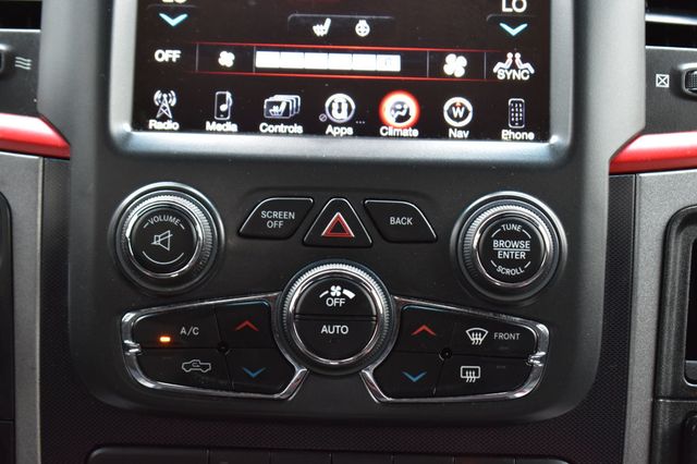 2016 Ram 1500 4WD Crew Cab 140.5" Rebel - 23067852 - 31