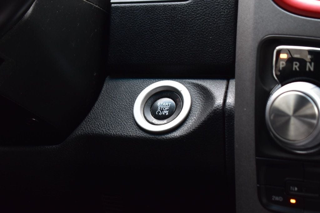 2016 Ram 1500 4WD Crew Cab 140.5" Rebel - 23067852 - 33