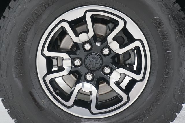 2016 Ram 1500 4WD Crew Cab 140.5" Rebel - 23020463 - 31