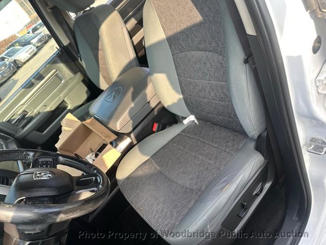 2016 Ram 1500 4WD Crew Cab 140.5" SLT - 22970762 - 5