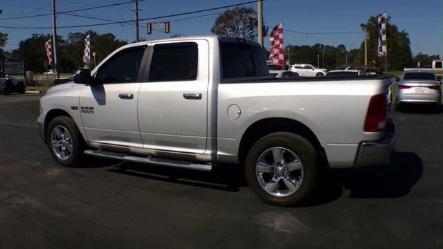 2016 Ram 1500 4WD Crew Cab 140.5" SLT - 22637340 - 5