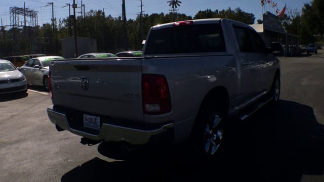 2016 Ram 1500 4WD Crew Cab 140.5" SLT - 22637340 - 7