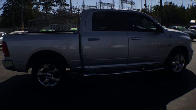 2016 Ram 1500 4WD Crew Cab 140.5" SLT - 22637340 - 8