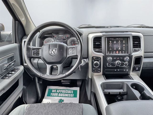 2016 Ram 1500 4WD Crew Cab 140.5" SLT - 23033904 - 14