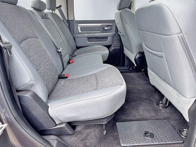 2016 Ram 1500 4WD Crew Cab 140.5" SLT - 23033904 - 21