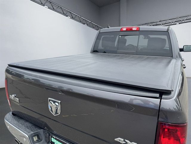 2016 Ram 1500 4WD Crew Cab 140.5" SLT - 23033904 - 5