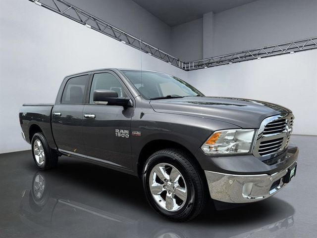 2016 Ram 1500 4WD Crew Cab 140.5" SLT - 23033904 - 8