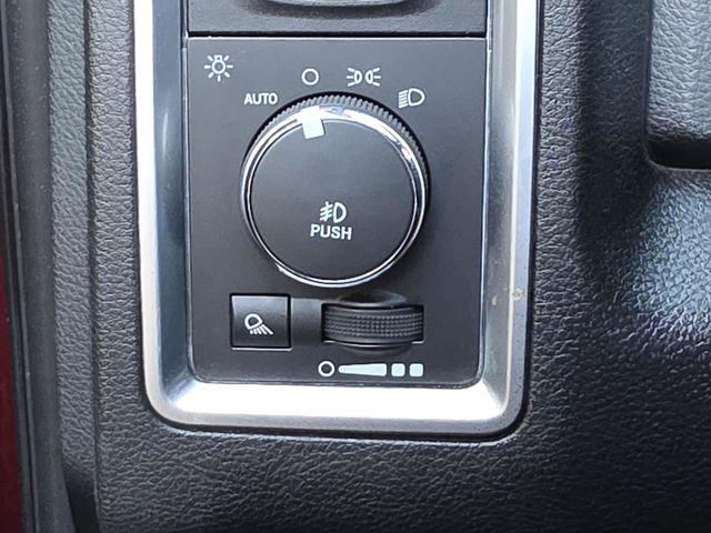 2016 Ram 1500 4WD Crew Cab 140.5" SLT - 22982681 - 21