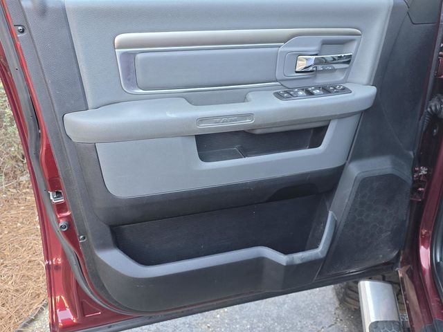 2016 Ram 1500 4WD Crew Cab 140.5" SLT - 22982681 - 31