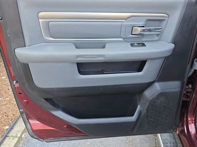 2016 Ram 1500 4WD Crew Cab 140.5" SLT - 22982681 - 32