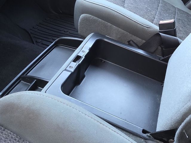 2016 Ram 1500 4WD Crew Cab 140.5" SLT - 22982681 - 7