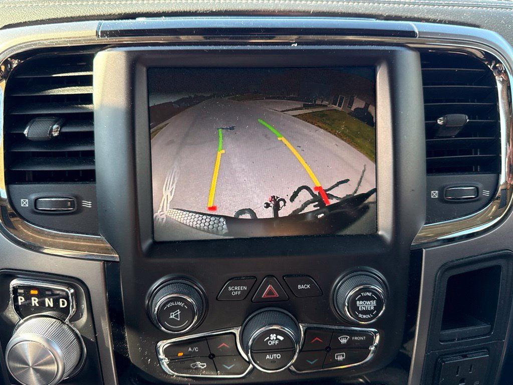 2016 Ram 1500 4WD Crew Cab 140.5" Sport - 23099155 - 18