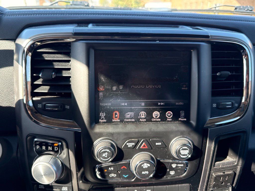 2016 Ram 1500 4WD Crew Cab 140.5" Sport - 23099155 - 19