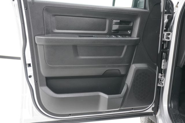 2016 Ram 1500 4WD Crew Cab 140.5" Tradesman - 22968888 - 10