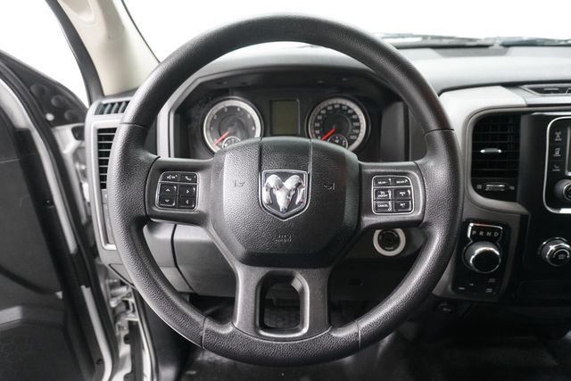 2016 Ram 1500 4WD Crew Cab 140.5" Tradesman - 22968888 - 11