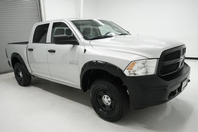 2016 Ram 1500 4WD Crew Cab 140.5" Tradesman - 22968888 - 2