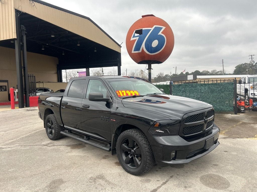 2016 Ram 1500 4WD Crew Cab 140.5" Tradesman - 22956040 | Video 1