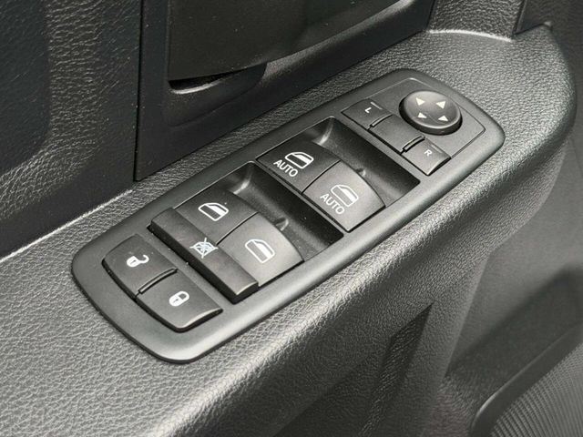 2016 Ram 1500 4WD Crew Cab 140.5" Tradesman - 22993941 - 12