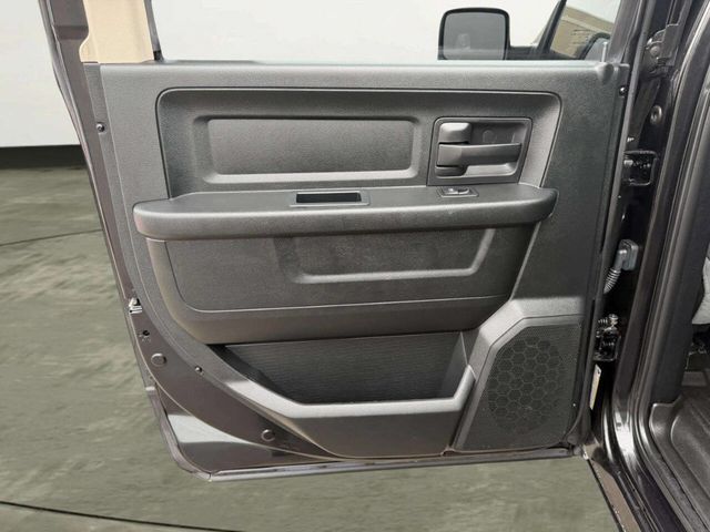 2016 Ram 1500 4WD Crew Cab 140.5" Tradesman - 22993941 - 19