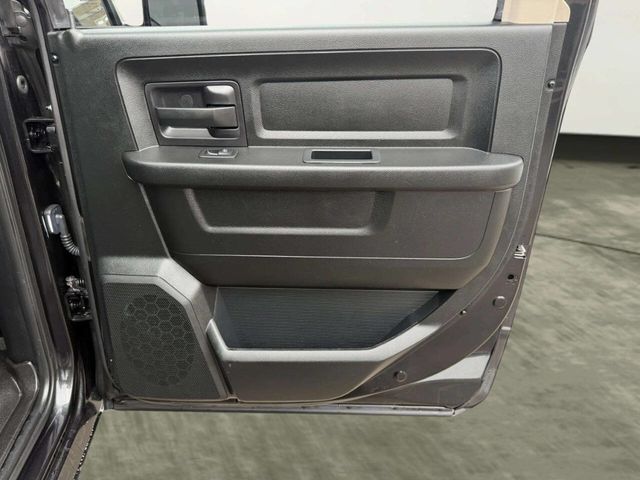 2016 Ram 1500 4WD Crew Cab 140.5" Tradesman - 22993941 - 22