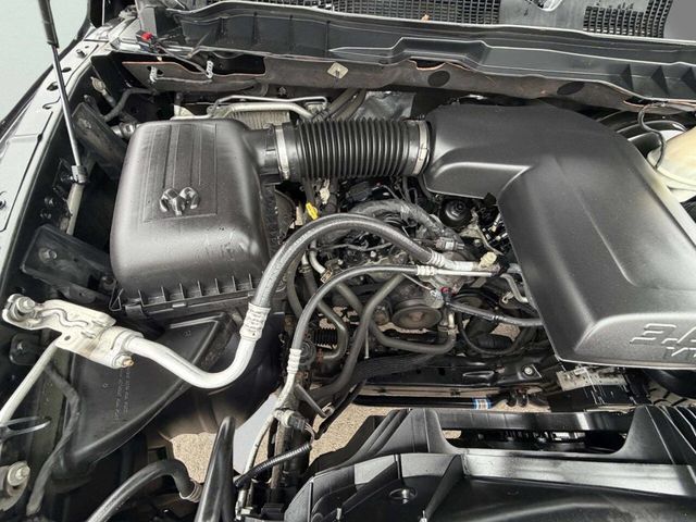 2016 Ram 1500 4WD Crew Cab 140.5" Tradesman - 22993941 - 28