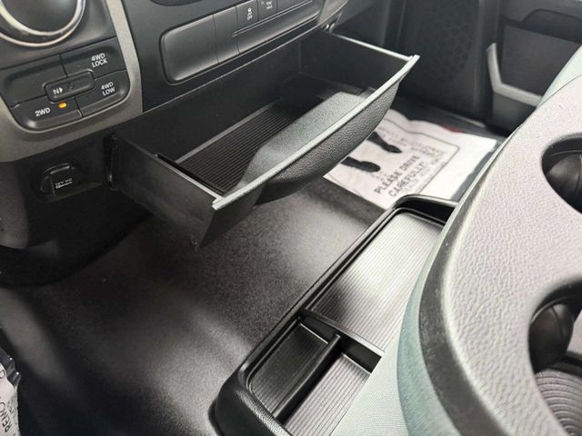 2016 Ram 1500 4WD Crew Cab 140.5" Tradesman - 22993941 - 36