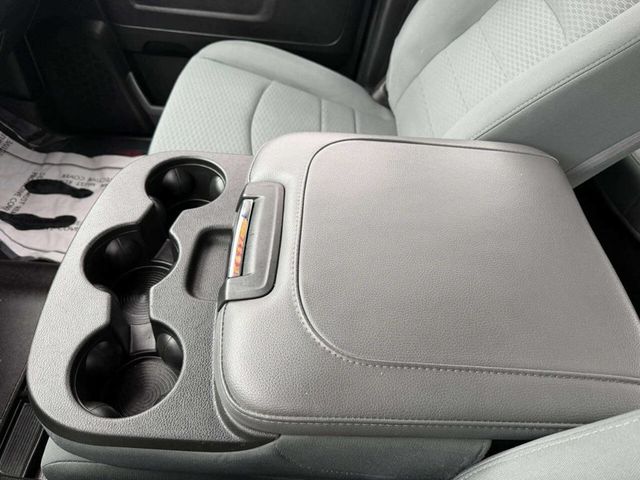 2016 Ram 1500 4WD Crew Cab 140.5" Tradesman - 22993941 - 37