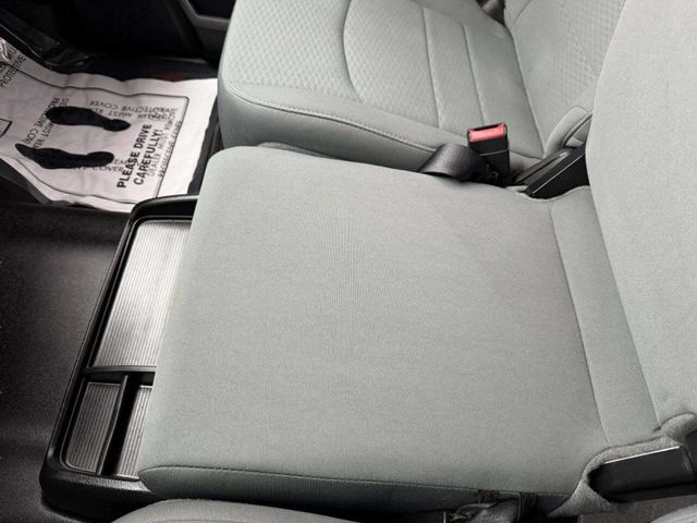 2016 Ram 1500 4WD Crew Cab 140.5" Tradesman - 22993941 - 39