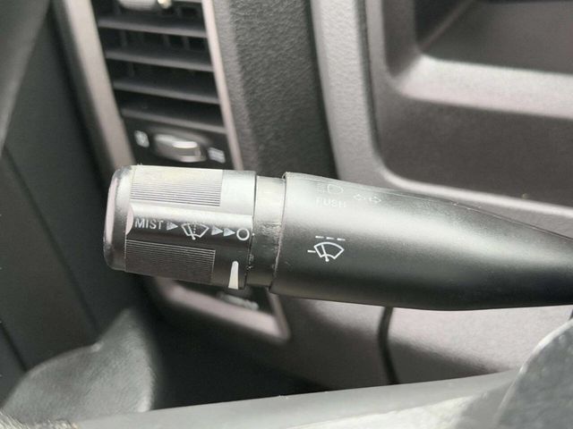 2016 Ram 1500 4WD Crew Cab 140.5" Tradesman - 22993941 - 43