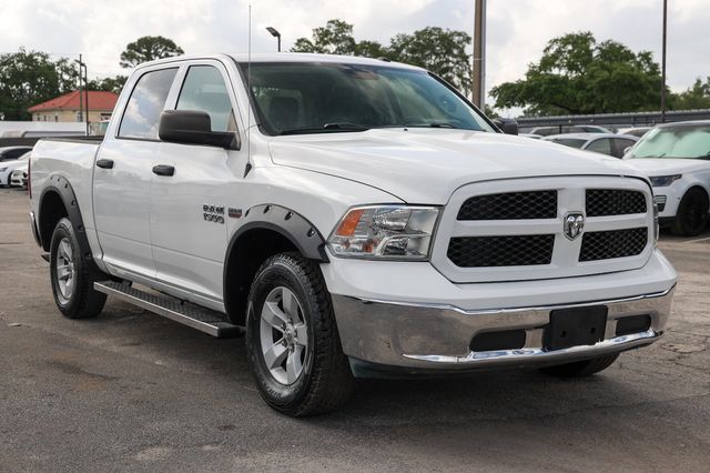 2016 Ram 1500 4WD Crew Cab 140.5" Tradesman - 23023680 - 17