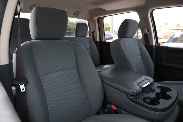 2016 Ram 1500 4WD Crew Cab 140.5" Tradesman - 23023680 - 18