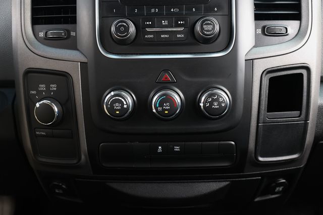 2016 Ram 1500 4WD Crew Cab 140.5" Tradesman - 23023680 - 32