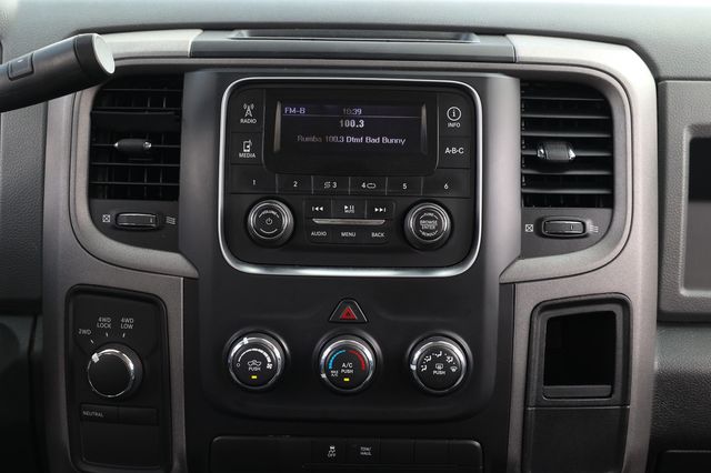 2016 Ram 1500 4WD Crew Cab 140.5" Tradesman - 23023680 - 34