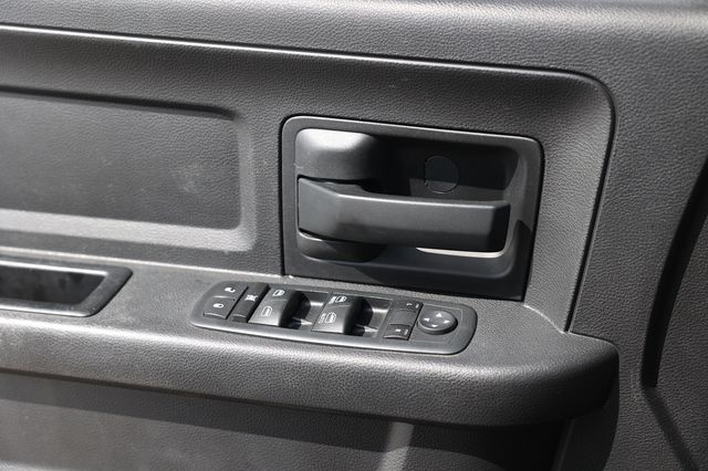2016 Ram 1500 4WD Crew Cab 140.5" Tradesman - 23023680 - 37