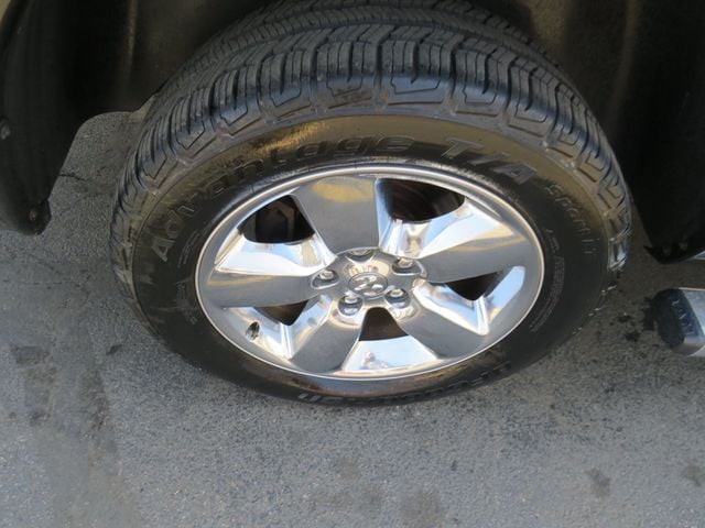 2016 Ram 1500 4WD Crew Cab 149" Big Horn - 22797496 - 9