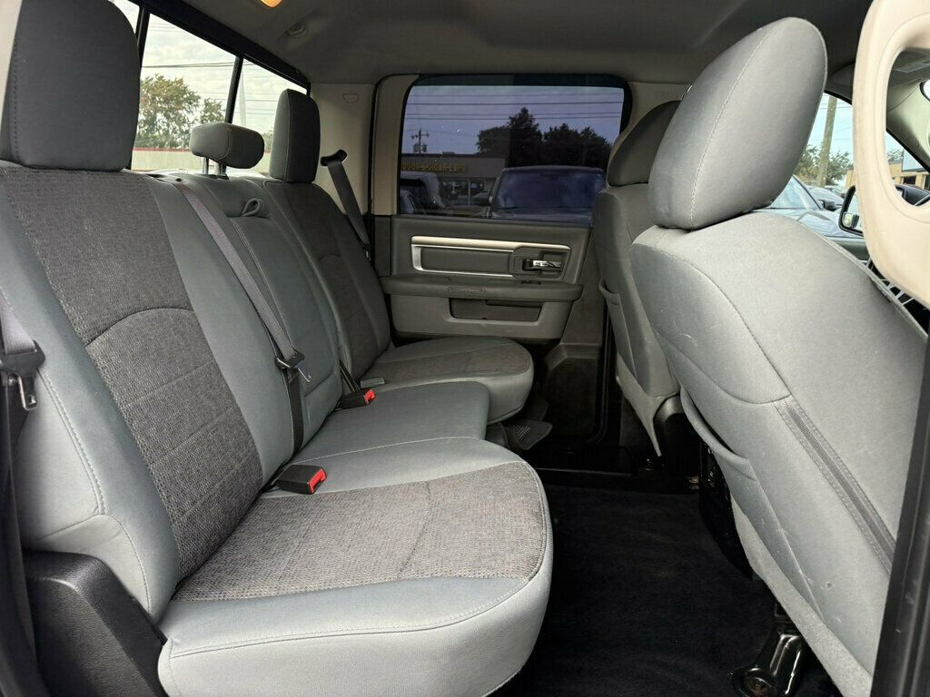 2016 Ram 1500 4WD Crew Cab 149" Big Horn - 23094168 - 16