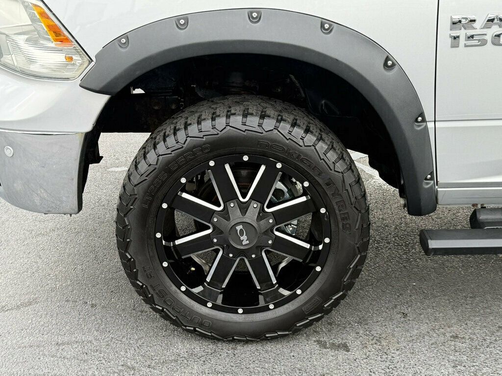 2016 Ram 1500 4WD Crew Cab 149" Big Horn - 23094168 - 38