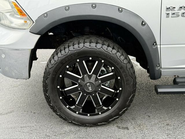 2016 Ram 1500 4WD Crew Cab 149" Big Horn - 23094168 - 38