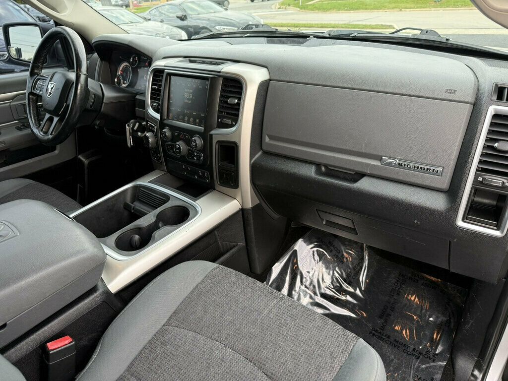 2016 Ram 1500 4WD Crew Cab 149" Big Horn - 23094168 - 8