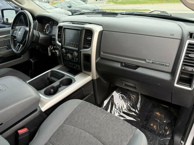 2016 Ram 1500 4WD Crew Cab 149" Big Horn - 23094168 - 8